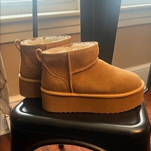Dream Pairs Tan Women’s Platform boots